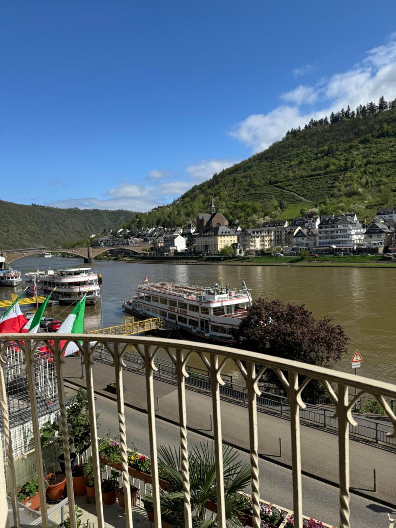 Holiday Apartment Mit Moselblick Im Moselhaus Cochem Exteriör bild